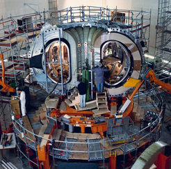 During construction of ASDEX Upgrade the plasma vessel and magnet coils were clearly visible.