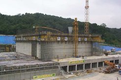 Das entstehende Experimentiergebäude für KSTAR in Taedok; Stand September 2000