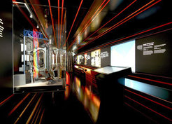 Modell des internationalen Experimentalreaktors ITER im Themenwagen Energie und Umwelt