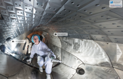 Click www.ipp.mpg.de/panoramaw7x to start the tourwhich leads right into the plasma vessel of the Wendelstein 7-X fusion research device.