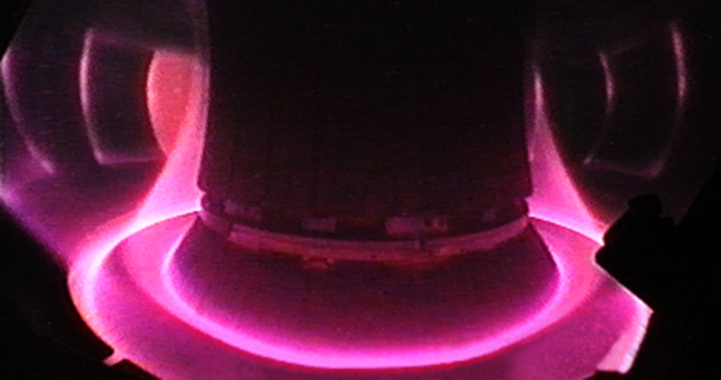 In 1998 a mode of plasma operation with improved thermal insulation is discovered in ASDEX Upgrade, the “Improved H-Regime”.