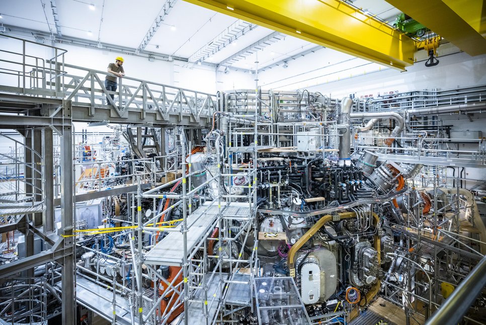 Experimental hall with Wendelstein 7-X