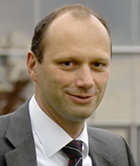 <b>Thomas Klinger</b>, geboren 1965 in Eutin, studierte an der Universität Kiel <b>...</b> - klinger_11