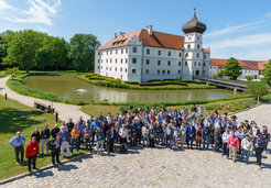 Participants in front of Schloss Hohenkammer.